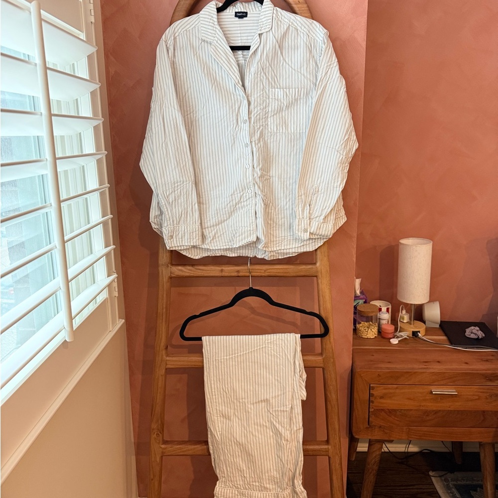 Gap Body - (Small Top/Medium bottoms) Striped White and Gray Pajama Set